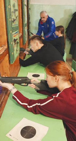 9 декабря сотрудники центра тестирования ВФСК ГТО принимали нормативы у юношей и девушек